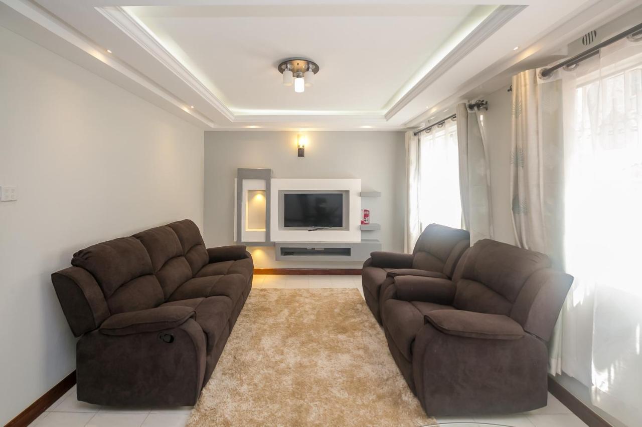 Esterina Suites Ναϊρόμπι Εξωτερικό φωτογραφία